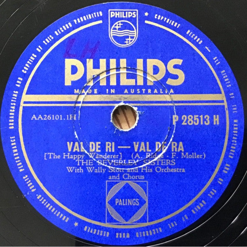 The Beverley Sisters – Val De Ri – Val De Ra / Cross Over The Bridge (Shellac, 10) (Very Good (VG))