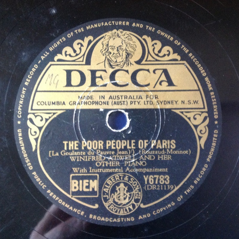Winifred Atwell – The Poor People Of Paris (La Goulante du Pauvre Jean) / Piano Tuner’s Boogie (Shellac, 10) (Very Good Plus (VG+))