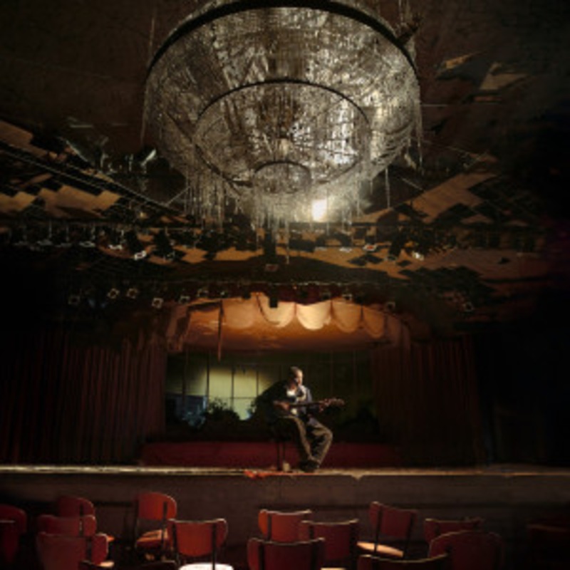 Benet – Make ‘Em Laugh