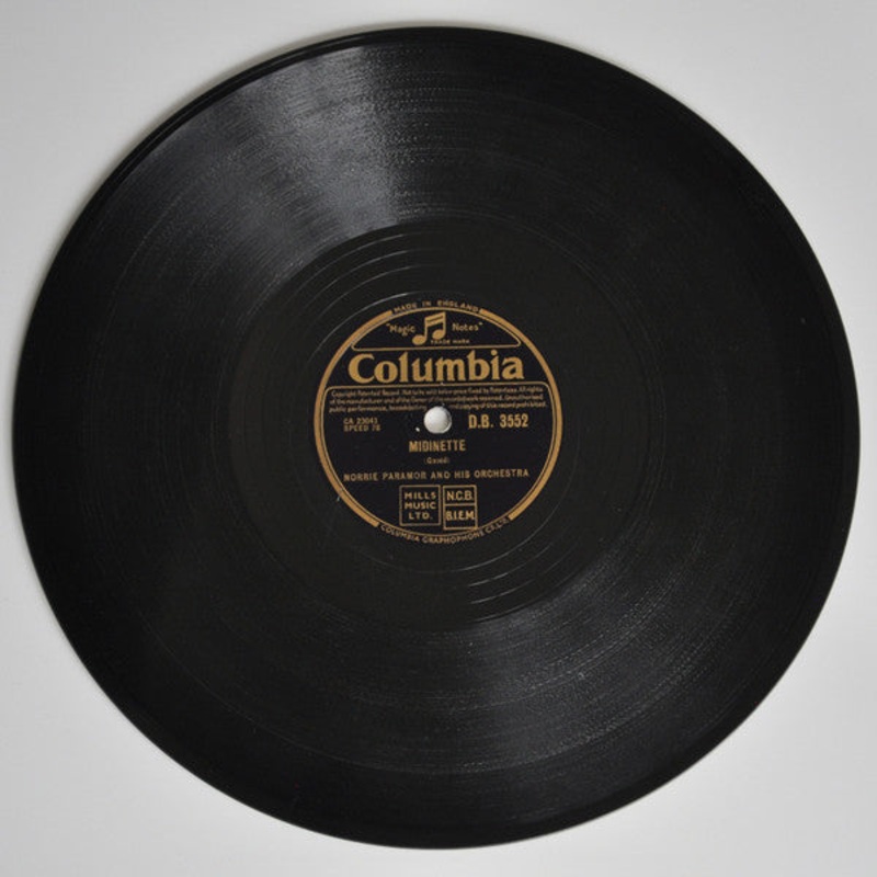 Norrie Paramor And His Orchestra – Midinette / Gina (Shellac, 10, Single) (Very Good (VG))