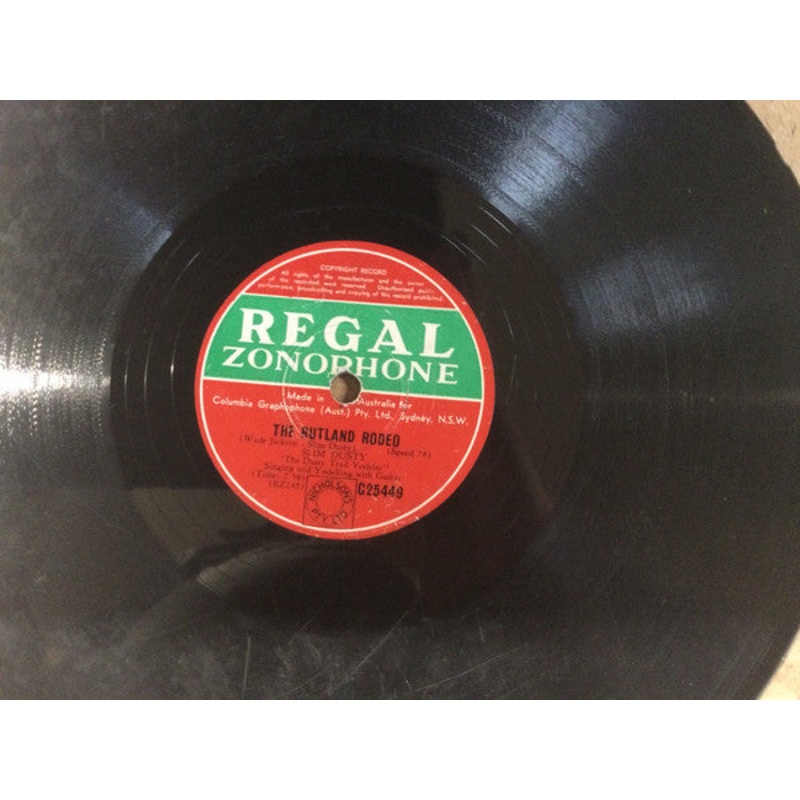 Slim Dusty – The Rutland Rodeo / Sunny Northern Rose (Shellac, 10) (Good Plus (G+))