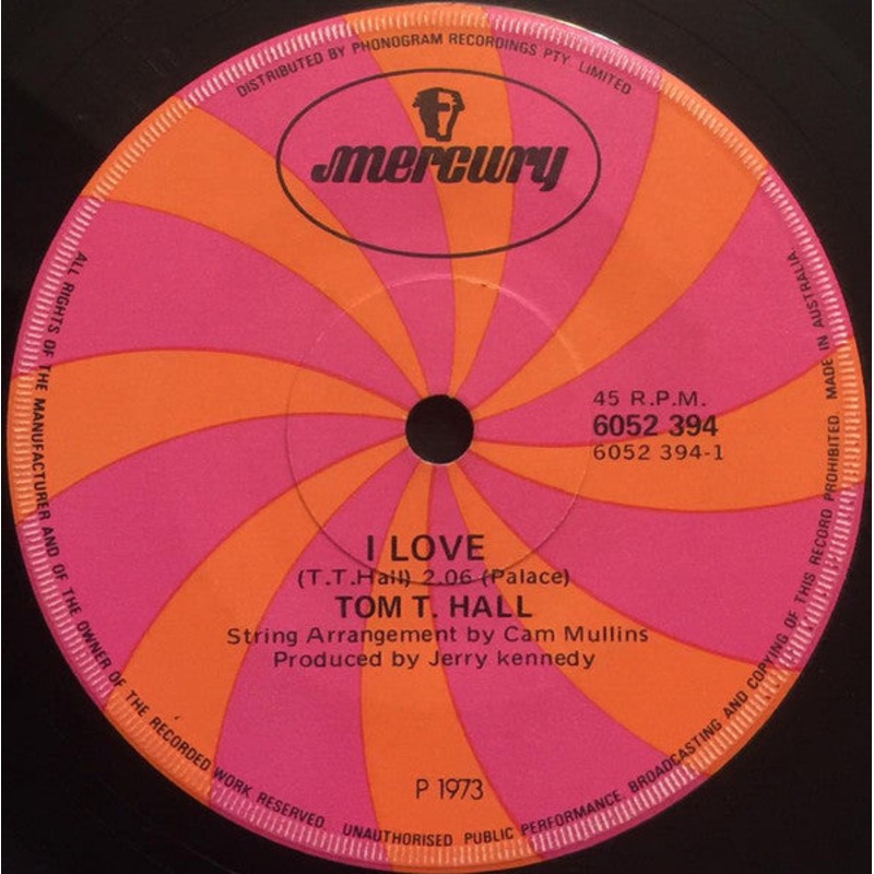 Tom T. Hall – I Love / Back When We Were Young (7) (Very Good Plus (VG+))